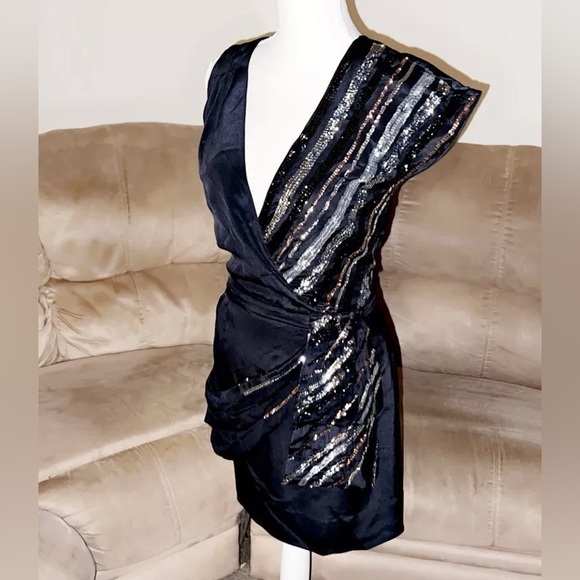 Marc By Marc Jacobs Dresses & Skirts - Marc By Marc Jacobs Sequin Silk Mini Dress In Black & Silver Size M